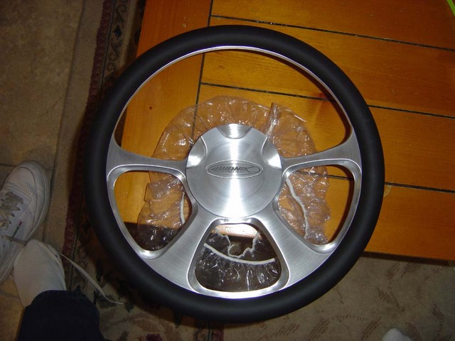 Budnik Famosa Steering Wheel